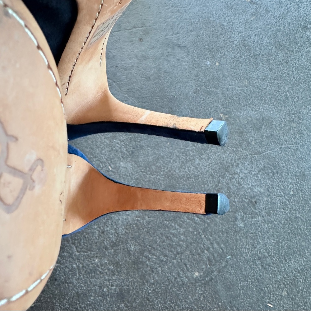 ALICE + OLIVIA Dina Navy Blue Suede Heels‎ Sz 37 - Picture 10 of 12